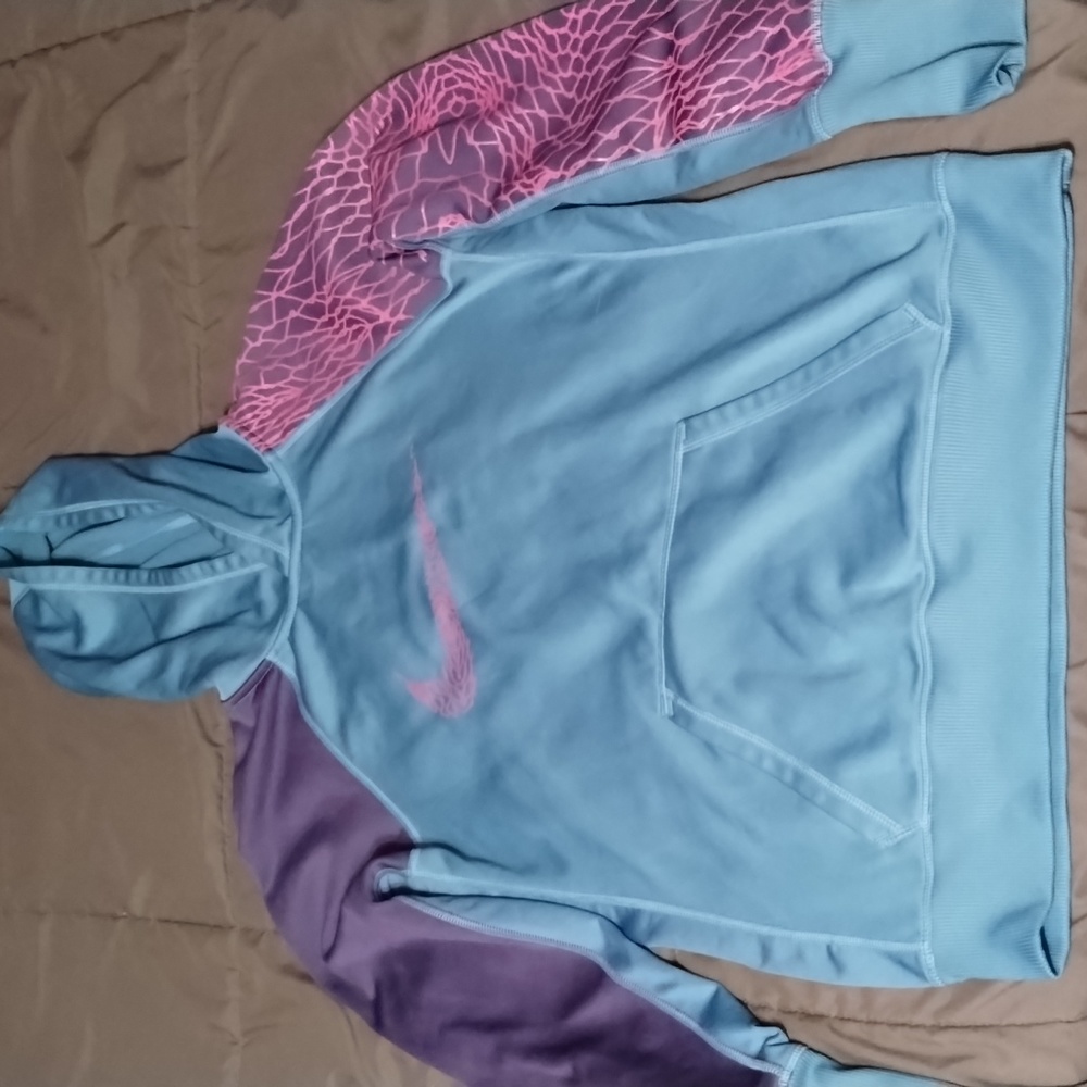 Nike hoodie medium